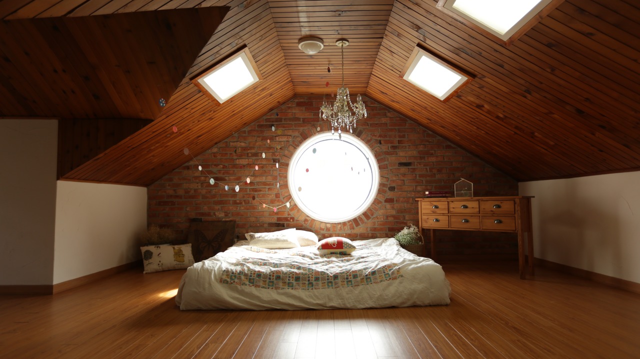 Podłoga w sypialni – wykładzina, drewno, płytki?