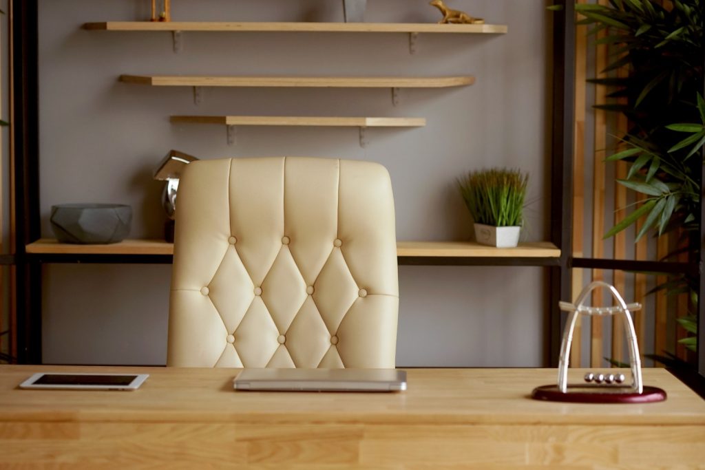 Warto dopasować krzesło biurowe do stylu pomieszczenia
