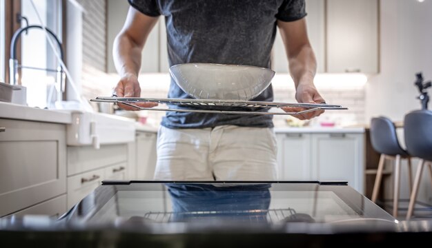 Poradnik, jak wybrać odpowiednią zaprawę do montażu płytek ceramicznych